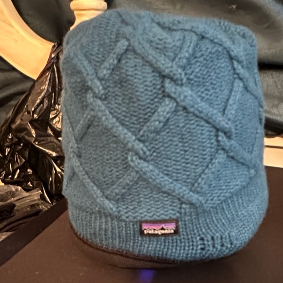 Patagonia Accessories - Patagonia Women’s Fleece Lined Teal Knit Hat